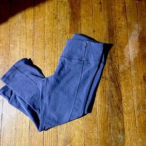 Calia (Carrie underwood) Capri leggings.